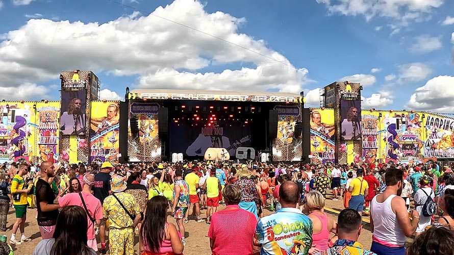 Rooie Rico op Kamping Kitsch Club in Kortrijk Belgie